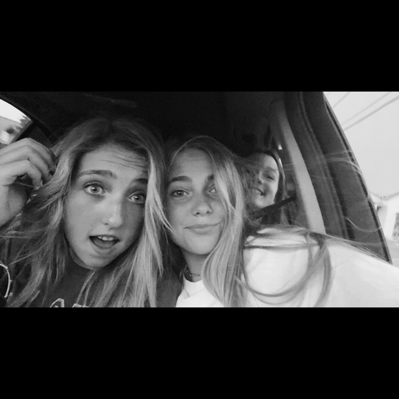 Meet your Posher, Ali - Picture 1 of 1